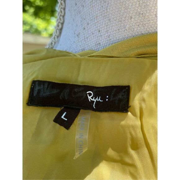 Ryu Women's Yellow V-Neck Sleeveless Pleated Asymmetrical Dress Size Large - Picture 8 of 9